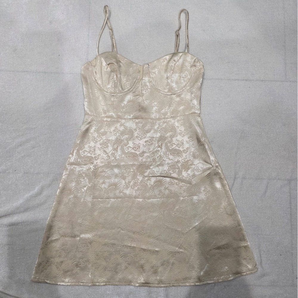 Princess Polly Beige Floral Mini Satin Dress With Dragon design Women’s size 4